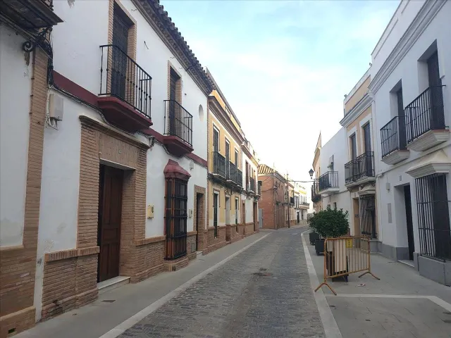 Venta casa en Lora del Rio - foto 3