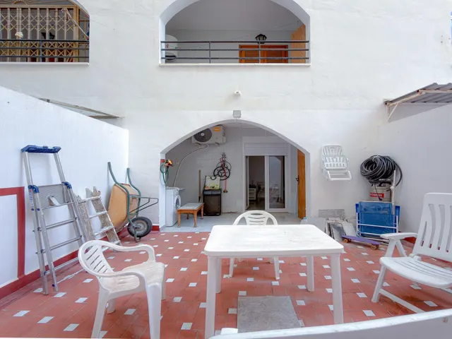 Edificio Galeon. Apartamento para reforma con excelente potencial de inversión + 2 amplias terrazas + piscina comunitaria — 19