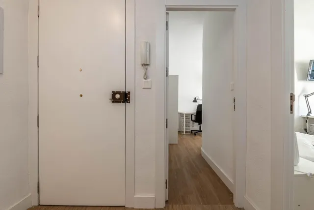 ¡atención estudiantes!, ¡fantástica oportunidad! se busca compañero/a de piso para el próximo semestre, en piso situado en calle sol — 24