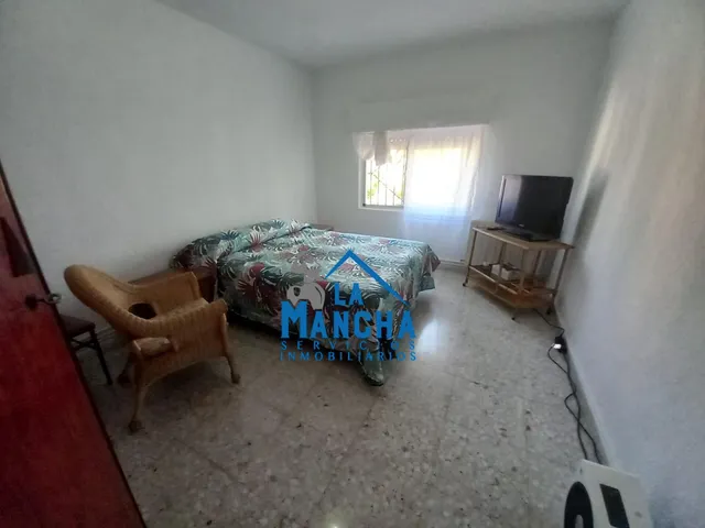 *250.000€*. inmobiliaria la mancha vende parcela urbana en urbanización riachuelos (Albacete). — 19