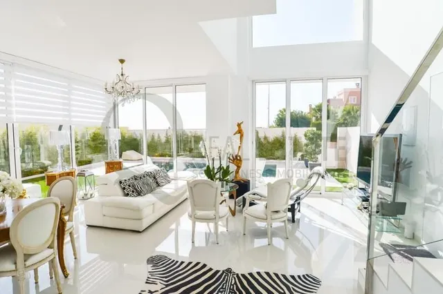VILLAS EXCLUSIVAS EN GRAN ALACANT: LUJO, DISEÑO Y CONFORT EN - foto 3