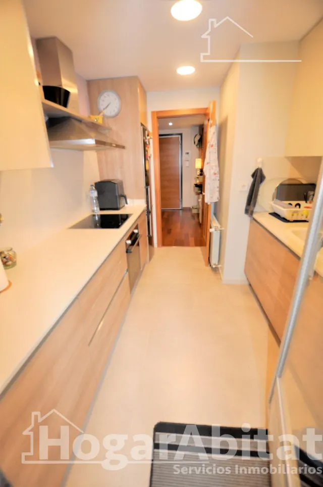 Vive con el confort de un exclusivo residencial con piscina, zonas verdes, garaje y trastero — 10