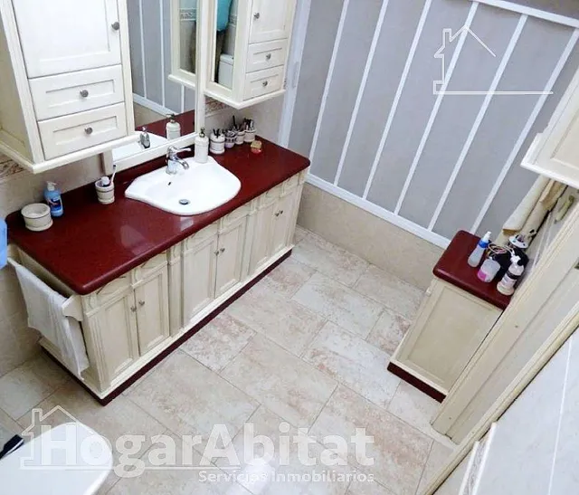¡CASA ESPECTACULAR! AMPLIA Y LUMINOSA CON BALCÓN Y TERRAZA — 41