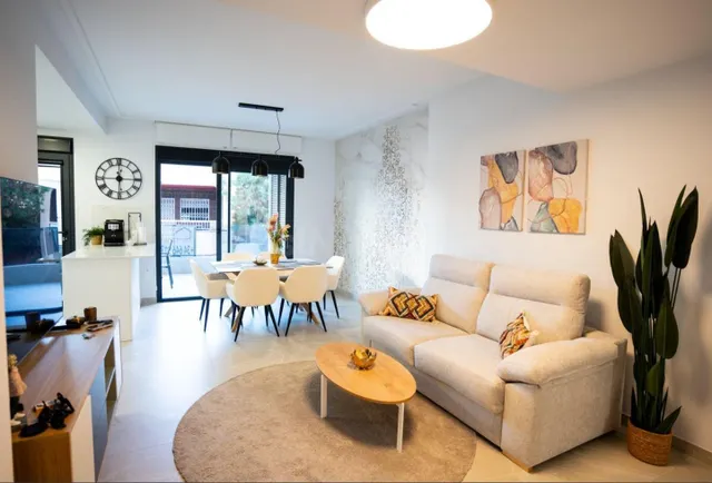 Luxury Apartment – Prime Location Near Playa del Cura