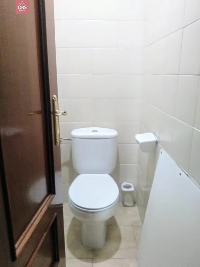 LOCAL COMERCIAL EN CALLE MARQUES DE VILLORES NUM 22 — 11