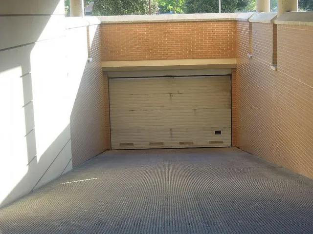 SE VENDE PLAZA DE GARAJE PARA MOTO EN ZONA NUEVO HOSPITAL — 6
