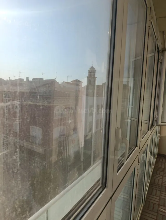 “Amplio piso con vistas despejadas en Gran Vía de Bullas” — 3