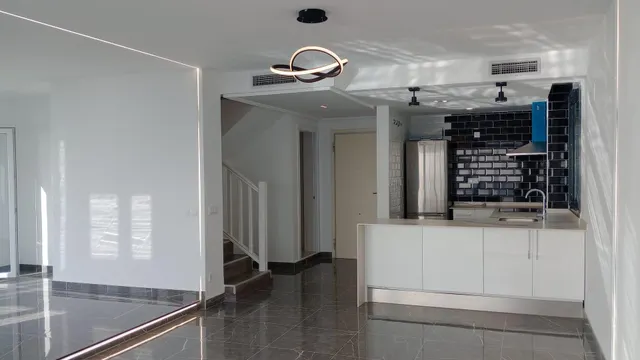 Impresionante Ático -Dúplex reformado de lujo y vistas magnificas al mar y bahía de Benidorm. — 17