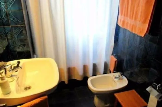PISO EN EL CENTRO CON 2 DORMITORIOS, BAÑO, TRASTERO — 6