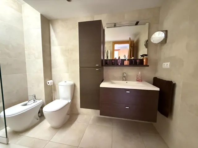 Exclusivo piso con dos terrazas, 3 habitaciones, piscina y maravillosas vistas en playa de aro — 20