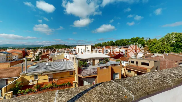 Dues terrasses, bones vistes i la calma d'un àtic a Igualada — 31