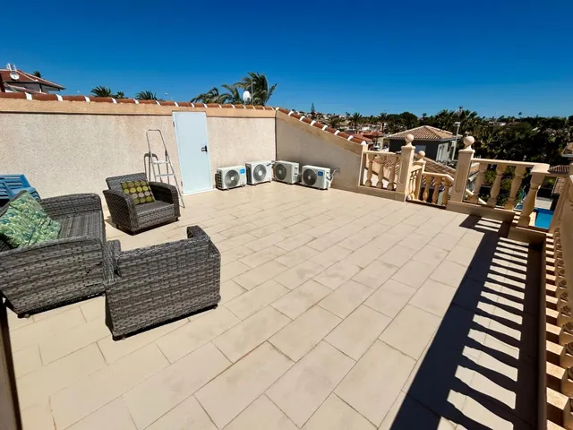 Villa 5 habitaciones 246m² en venta - Centro de la Ciudad Quesada — 48