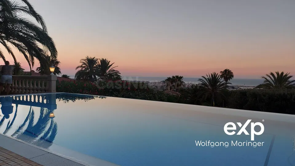 VILLA DE LUJO CON VISTAS PANORÁMICAS AL MEDITERRÁNEO