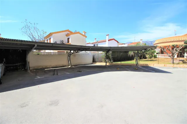 Plaza de parking en zona playa Morro de Gos — 2