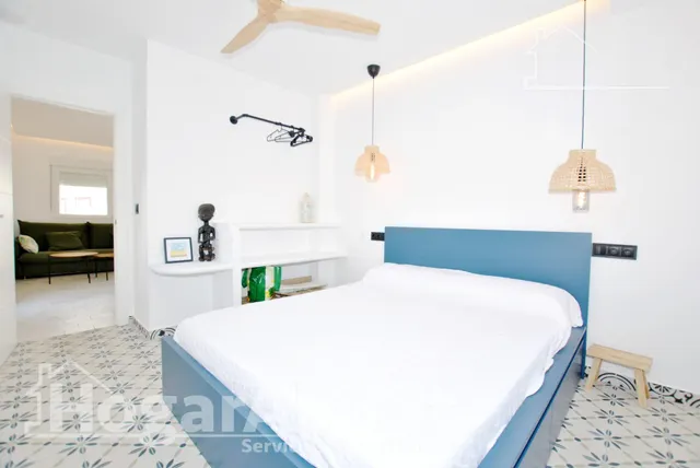 CASA SEMINUEVA Y ESQUINERA CON TERRAZA CERCA DE LA PLAYA — 42