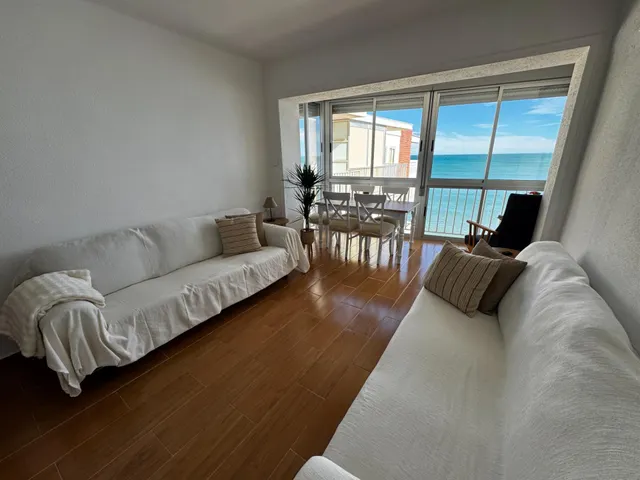 Apartamento frontal al mar completamente reformado — 7