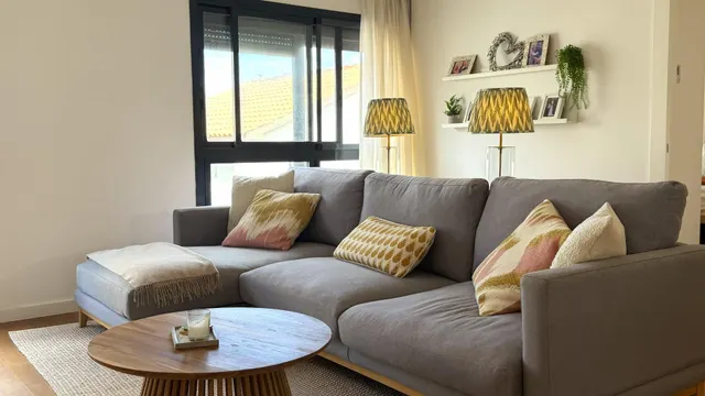 Apartamento de lujo a pasos de la playa con vistas al mar y pisicna comunitaria con  parking y trastero — 11