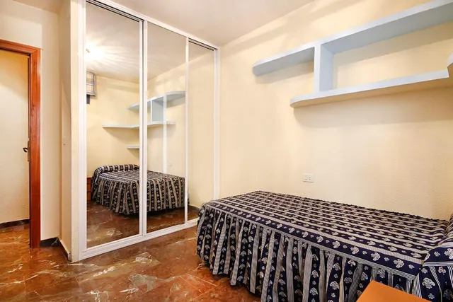 Amplio piso de 4 dormitorios en la prestigiosa urbanización Jardín de la Reina. Garaje y trastero — 22