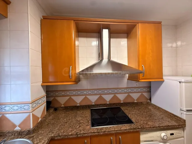 Vivienda con licencia turística, plaza de garaje y trastero  - foto 5