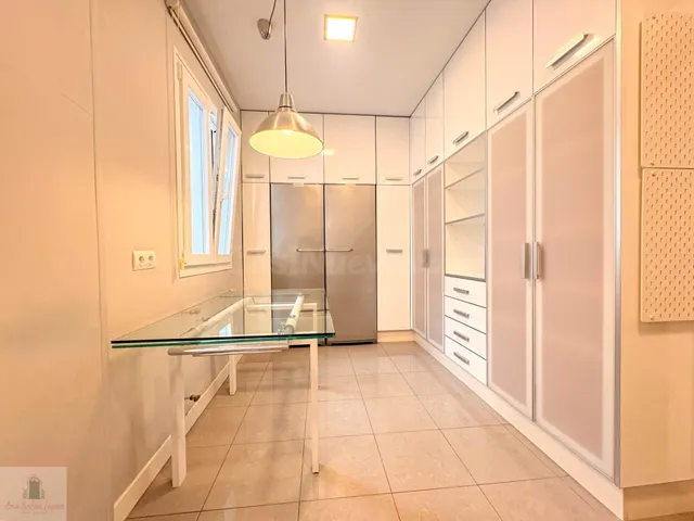 ALQUILER SIN MUEBLES. AMPLIA VIVIENDA EN PLENO CENTRO, CON 3 - foto 5