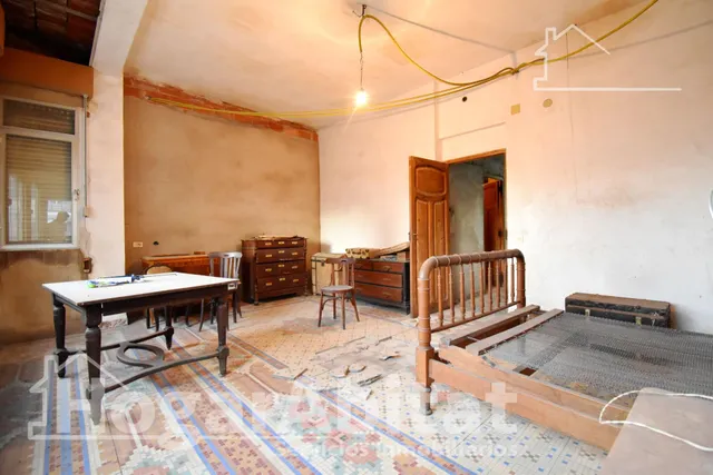 Gran casa de pueblo esquinera con trastero y terraza — 33