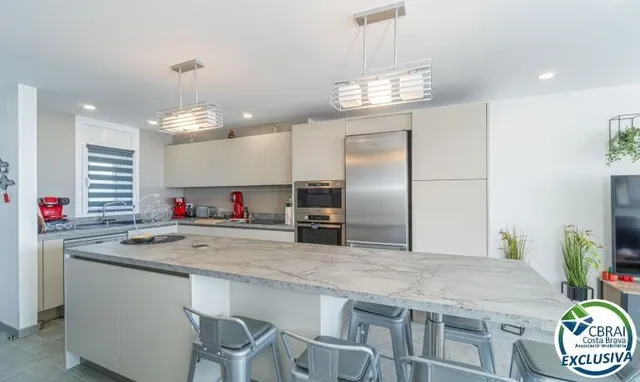 Chalet pareado en venta en Calle Joan Timoneda — 10