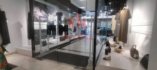SE VENDE O ALQUILA LOCAL TOTALMENTE ACONDICIONADO CERCA DEL 