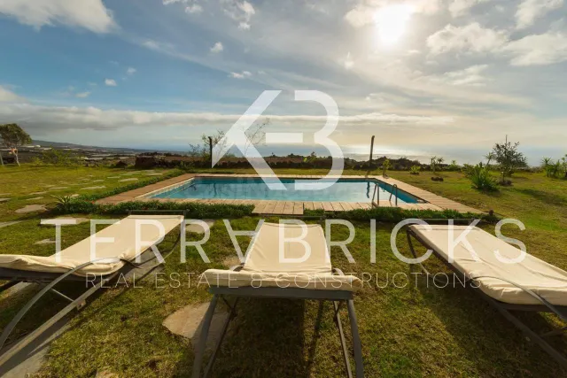 Chalet exclusivo con cabaña independiente, piscina y vistas  - foto 3