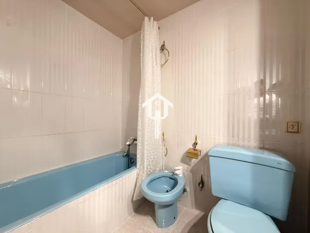 Piso en venta en Alicante. 85m2, 3 habitaciones, 1 baño con bañera, tercera planta con ascensor. zona de campoamor — 31