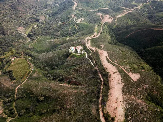 Finca rústica de 59 ha en Estepona para desarrollo exclusivo