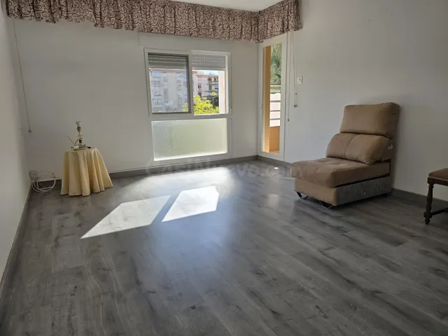 Piso reformado de 3 habitaciones en Plaza de la Cruz, Alican