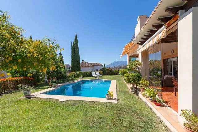 Villa 5 habitaciones 298m² en venta - Elviria — 31