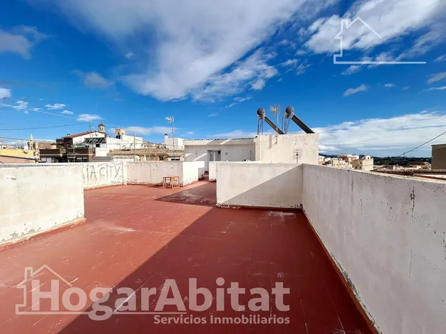 ¡CENTRO DE LLIRIA! ESPACIOSO, SEMINUEVO Y REFORMADO CON TERRAZA Y ASCENSOR — 50