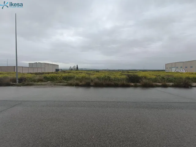Terreno industrial de 4.096 metros — 12