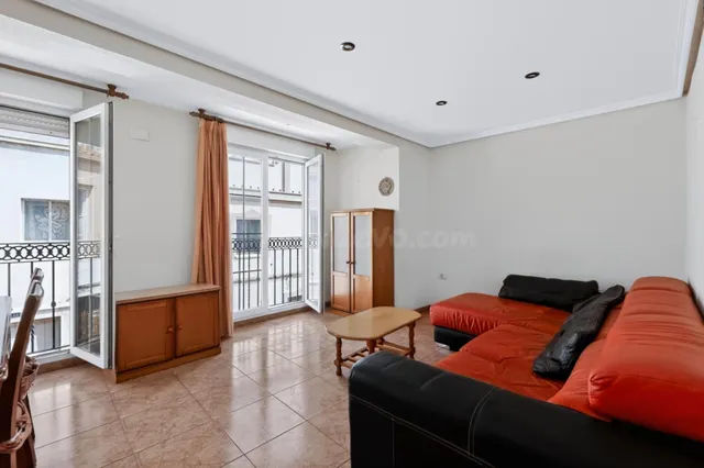 CASA PAREADA CON DOS VIVIENDAS, GARAJE Y TRASTERO CON UNA GR - foto 5