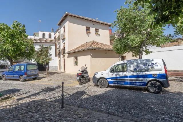 5 APARTEMENTOS MAS LOCAL UNA JOYA EN EL CORAZÓN DEL ALBAYZIN CON LICENCIA TURÍSTICA — 5
