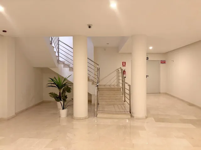 Piso en Teatinos en urbanización con dos aparcamientos — 42