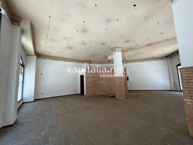Estupendo local alquiler en Ontinyent zona San José — 2