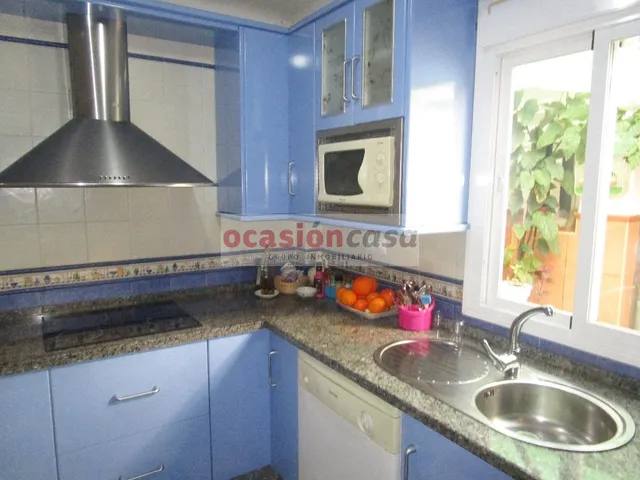 ¡GRAN CASA EN LA BARRIADA DE SANTA CRUZ! — 8