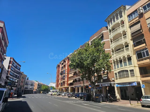Gran Oportunidad de Inversión en Avda. de las Ollerías! Loca - foto 4