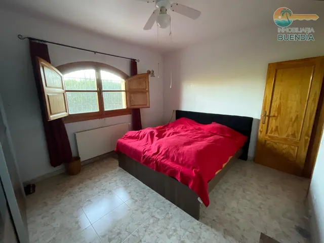 Amplia casa de campo con hangar privado y piscina — 31