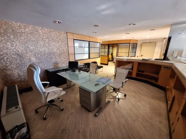 Oficina 8 habitaciones 307m² en venta - Marbella - foto 4