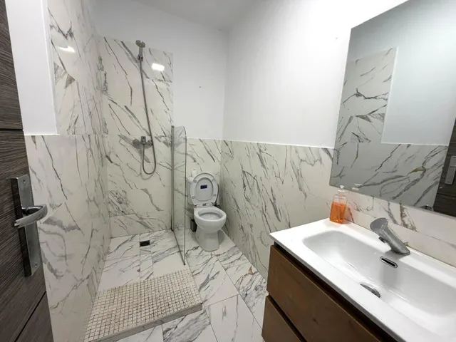 Amplio  Piso + Local en Singuerlin, Santa Coloma de Gramanet por €259.900 — 10