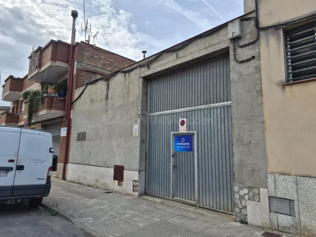 NAVE INDUSTRIAL DE 171 m2 CON PUENTE GRÚA – SANT CLIMENT DE  - foto 3