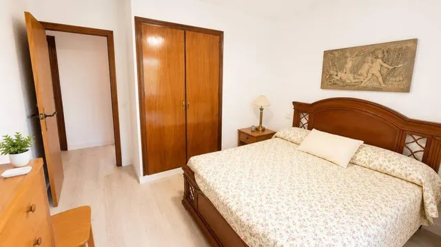 MAGNIFICO CHALET ADOSADO CON GRAN PARCELA, JARDIN Y PISCINA PRIVADA — 14