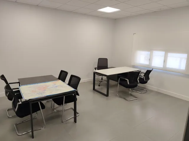 Nave en Poligono de Las Quemadas totalmente reformada y perfectamente instalada para uso mixto de oficinas y almacen — 19
