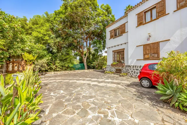 Casa con encanto en tafira, amplia parcela y construcciones auxiliares — 19