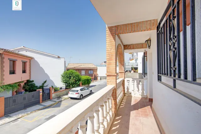 GRAN CASA CON PISCINA EN HUETOR VEGA — 22