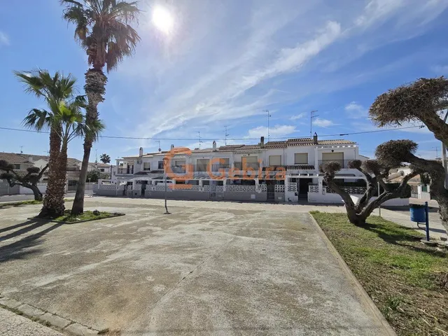 Casa adosada en Plademar de 4 habitaciones dobles
