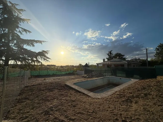 Terreno urbano 856m² en venta - Villanueva de la Cañada